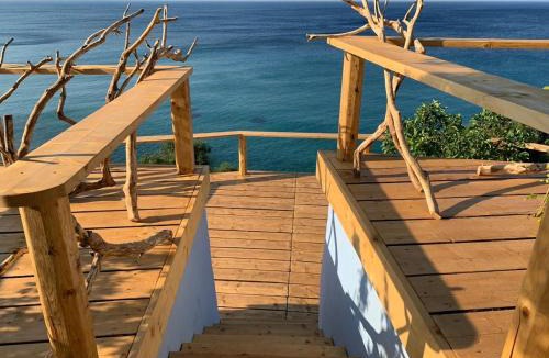 Plomari House | House with balcony on the sea
