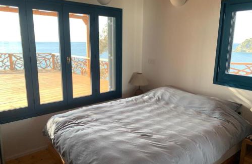 Plomari House | House with balcony on the sea