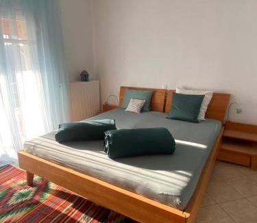 Himare House | Hummingbird