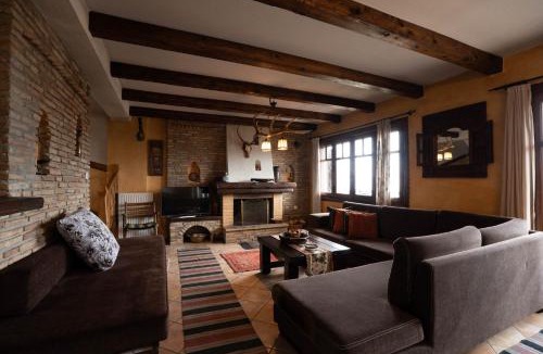Synikia Mesi Trikalon Ski Chalet | Hyas Residences