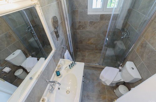 idhra Apartment | Hydra's Pearl - Gold Pearl, Luxury Mansion, No Steps, 120, from the port