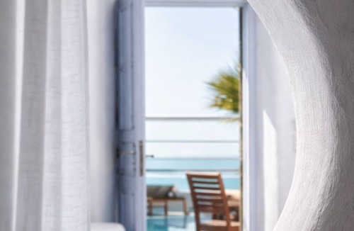Fira Hotel | Ikastikies Suites