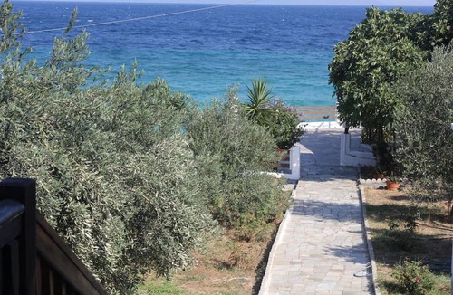 Volos House | ikia thalassini (beachfront house),Volos,Velanidia