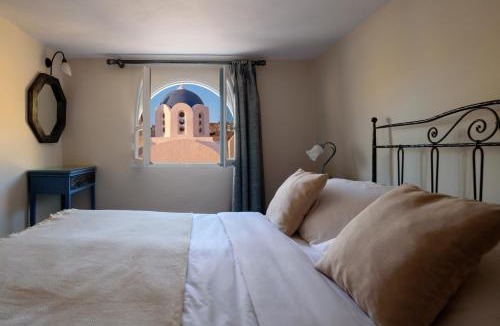 Pyrgos Hotel | Ikio Concept Santorini