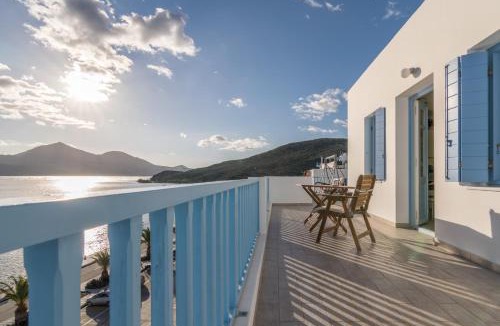 Adamas Villa | il porto di Milos