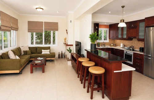 Palaiochora Apartment | Ilios Residence - 2BR House with Private Garden
