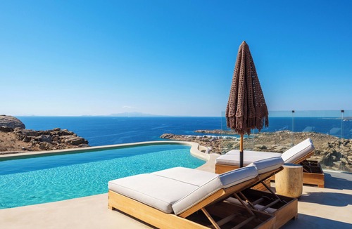 Paraga Villa | Illume Mykonos | Villa with infinity pool sea view
