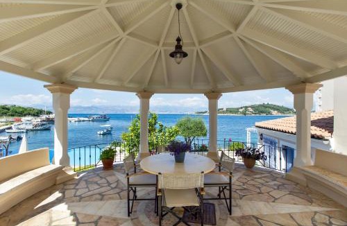 Apraos Villa | Imerolia Beach Villa Kassiopi Corfu