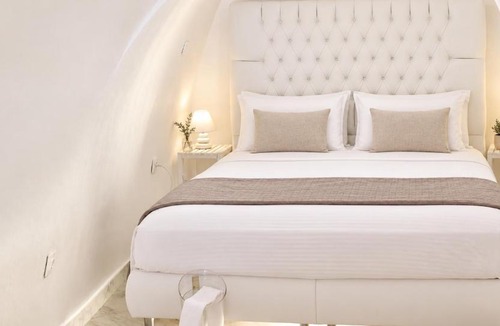 Vourvoulos Apartment | Imerovigli Paradise Suites