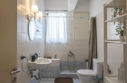 Piraeus Apartment | In the Heart of the Port Area