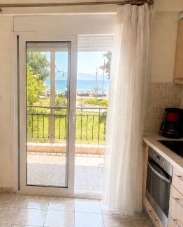 Paralia Ofryniou Apartment | Ioanna Central Sea View