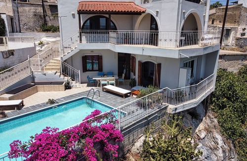Elaia Villa | Irida Woodstone House 4 bedrooms shared pool