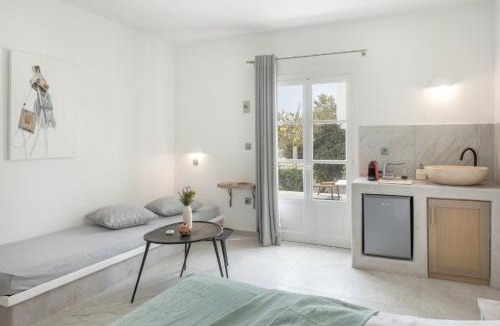 Lefkes Apartment | Irini's Poiēma