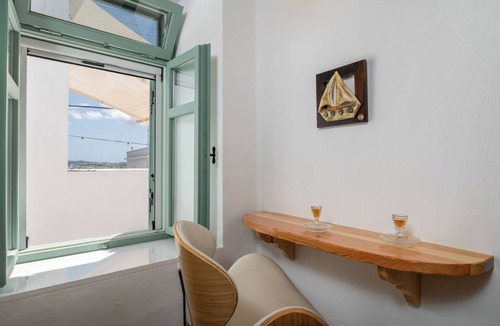 Triovasalos Apartment | Isterna Lapis Domus Milos