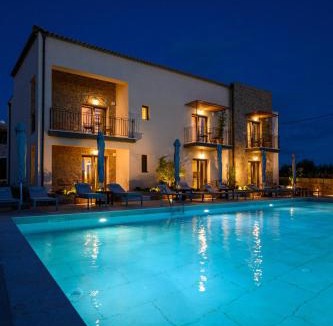 Lefktron Apartment | Kannas Mani Luxury Suites -Adults Friendly 14 Plus