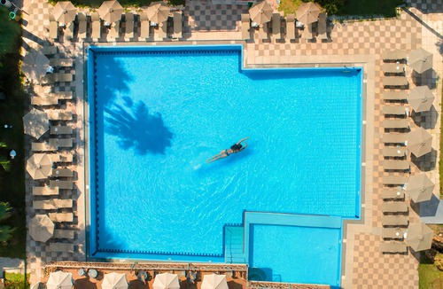 Paralia Kourna Apartment | Kavros Beachside Apartment