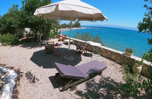 Kiveri House | KIVERI 1876 traditional seafront cottage