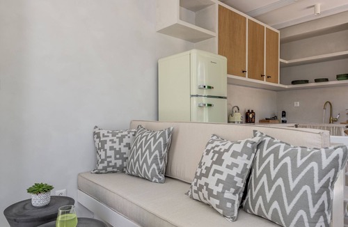 Tripiti House | KLIMA BAY Beachfront Boutique Houses (Green)