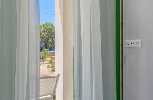 Tripiti House | KLIMA BAY Beachfront Boutique Houses (Green)