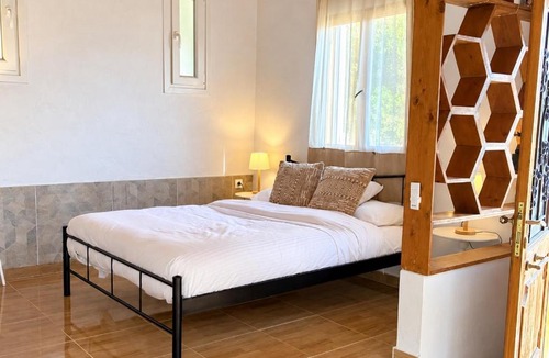 Klima House | Klima Beach House Walk to Sea Easy Stay