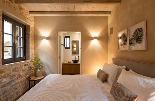 Oitylo House | Korona Boutique Hotel - Deluxe Room