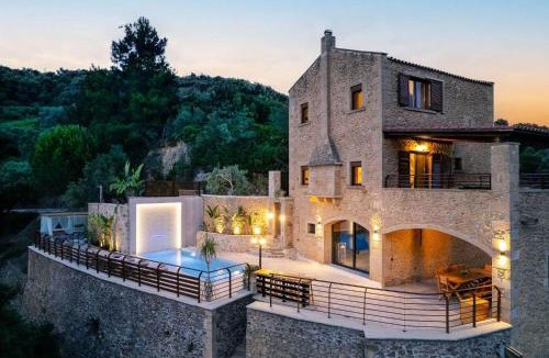 Manoliopoulo Villa | Kotinos Luxury Villa