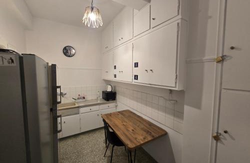 Pasalimani House | Kou4 - Cozy Room in Pireas - Walk Everywhere