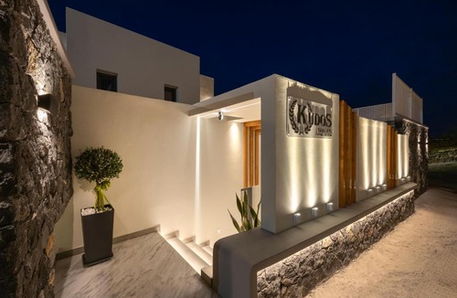 Fira Apartment | Kudos Suites Firostefani