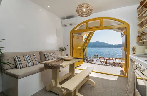 Milos Boat Rental | Ky-ma Boat House