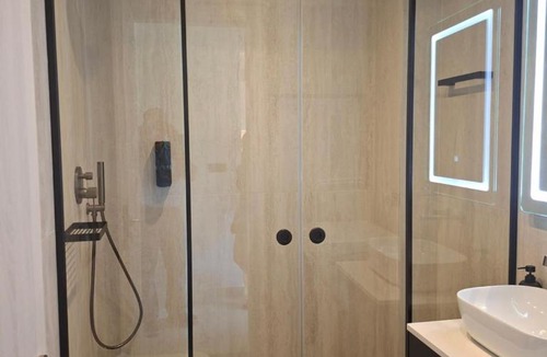 Agios Dimitrios Apartment | Kyomi Suites 3