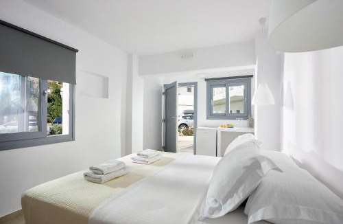 Loutra Hotel | Kythnos Bay Hotel