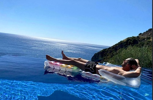 Melinta House | La Bella Villa - Cliffside Infinity Pool and Sunsets
