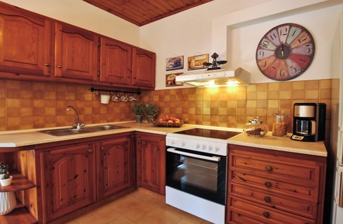 Dhrakata House | La Nonna Efrosini.Traditional maisonette