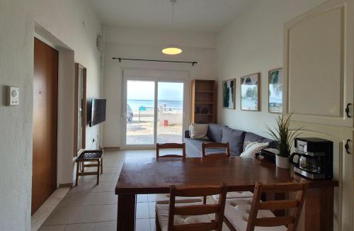 Neoi Epivates Apartment | LA Relax Seaside House