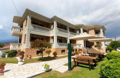 Ammoudia Apartment | Lady Elena Hotel