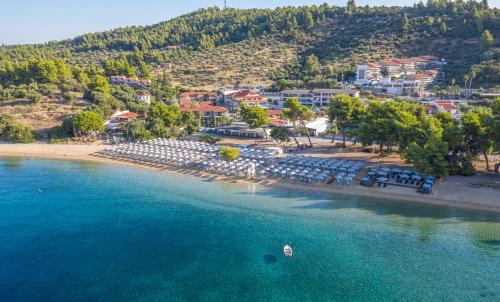 Lagomandra Hotel | Lagomandra Beach Hotel