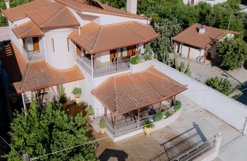 Kourtakion House | Lala Luxury House