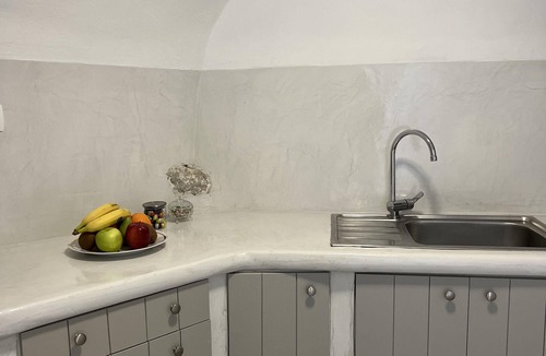 Emporio Apartment | Lamar Cave House