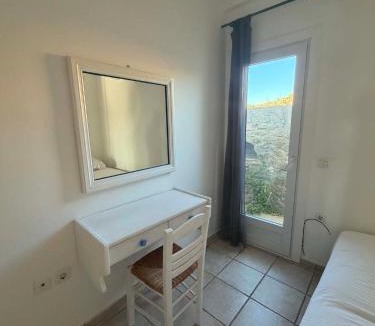 Tourlos Apartment | Lefkanemos