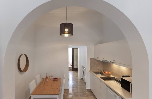 Neos Kosmos Apartment | Leontiou 22 0R · 2BDR affordable apartment with a