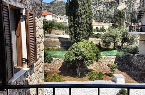 Leonidio House | Leos Traditional Holiday House