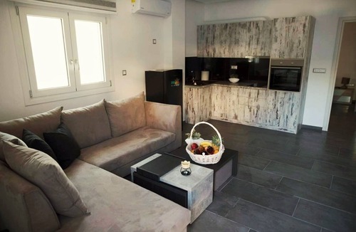 Agios Onoufrios Apartment | Lf Suites