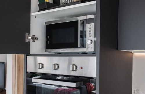 Psirri Apartment | Liberty's Canvas - Balcony Suite near Acropolis