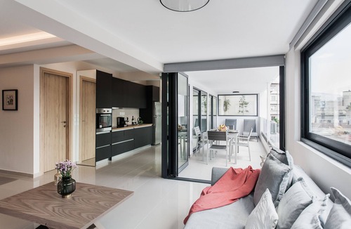 Psirri Apartment | Liberty's Canvas - Balcony Suite near Acropolis