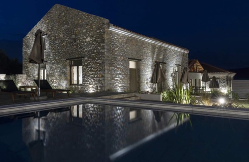 Sourpi Apartment | Lichnos Luxury Maisonette 2