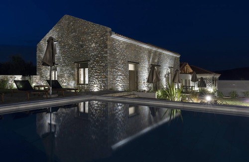 Sourpi Apartment | Lichnos Luxury Maisonette 1