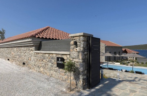 Sourpi Apartment | Lichnos Luxury Maisonette 2