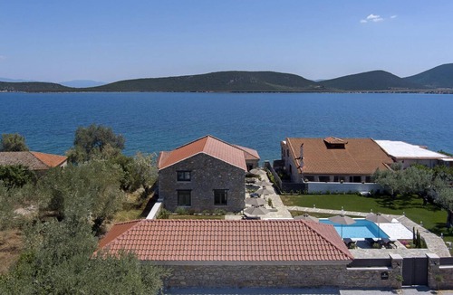 Sourpi House | Lichnos Luxury Studio