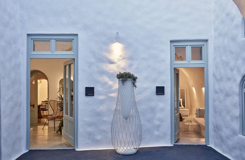 Fira Bed & Breakfast | Limestone