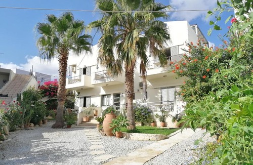 Kalyves Apartment | Lion-Suites